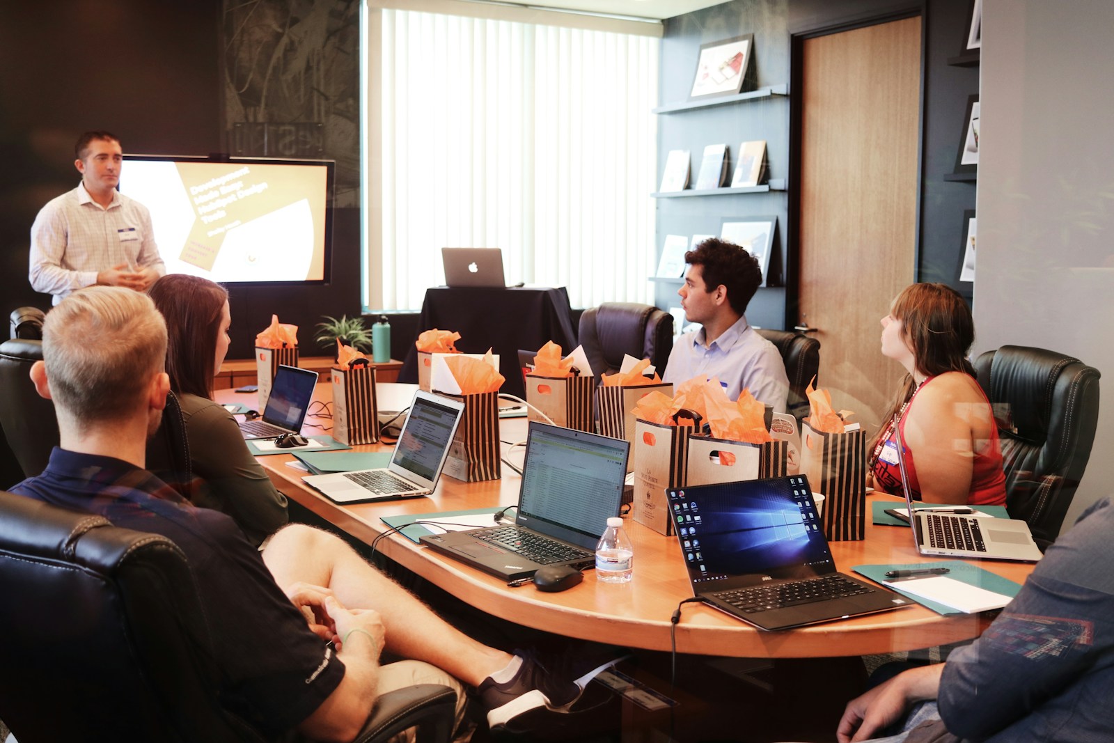 Understanding the Financial Service Industry (Program Fee: £200)